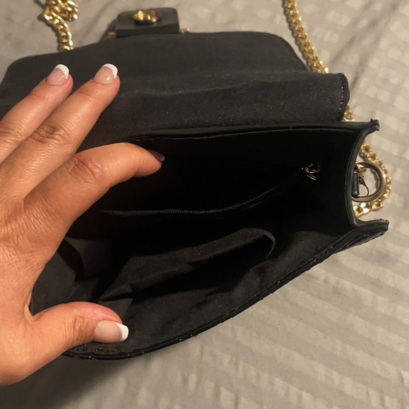 SHEIN Black and gold cross body - Picture 3 of 5